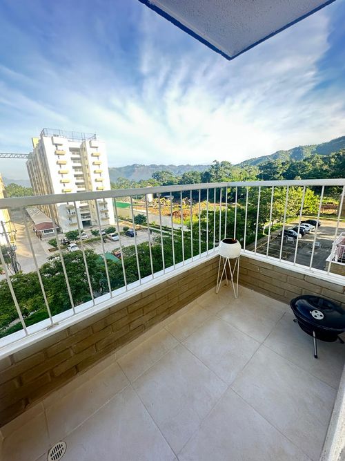Apartamento de 3 alcobas en venta en Villa Paraiso, Piedecuesta, 56 m² · foto 2 de 11