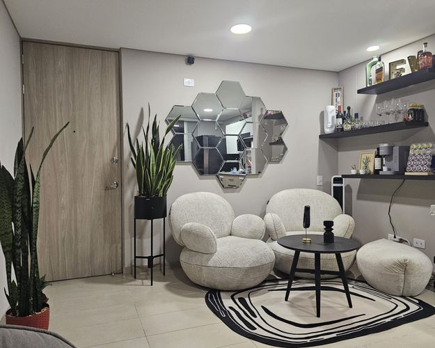 Apartamento de 3 alcobas en venta en Vegas De San Jose, Sabaneta, 66 m² · foto 3 de 11