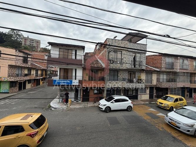 Casa de 4 alcobas en venta en El Poblado, Medellín, 110 m² · foto 6 de 23