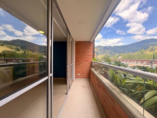 Apartamento de 2 alcobas en venta en Vegas De San Jose, Sabaneta, 59 m² · foto 10 de 14