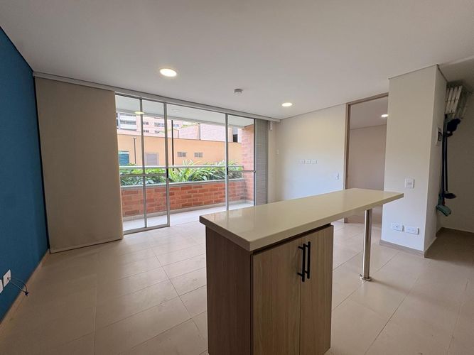 Apartamento de 2 alcobas en venta en Vegas De San Jose, Sabaneta, 59 m² · foto 5 de 14