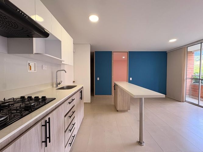 Apartamento de 2 alcobas en venta en Vegas De San Jose, Sabaneta, 59 m² · foto 2 de 14
