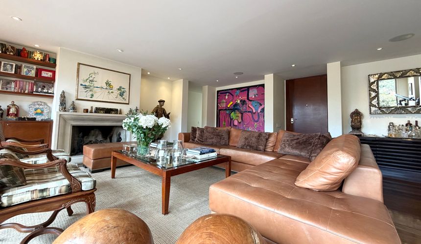 Apartamento de 3 alcobas en venta en Los Rosales, Bogotá, 306 m² · foto 4 de 24