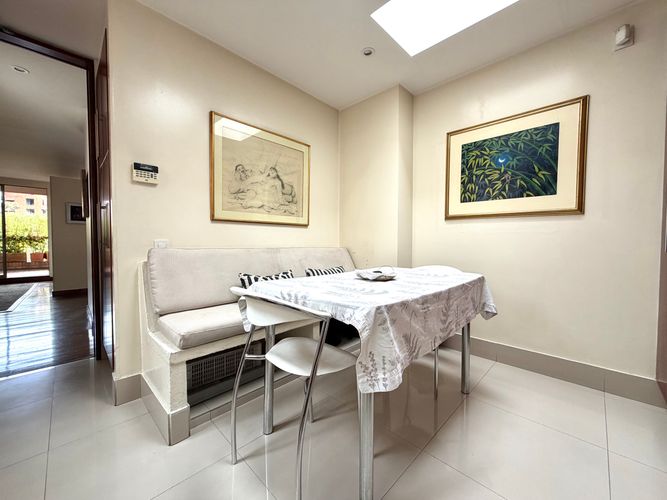 Apartamento de 3 alcobas en venta en Los Rosales, Bogotá, 306 m² · foto 6 de 24