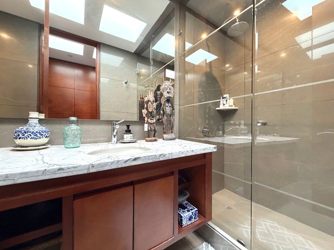 Apartamento de 3 alcobas en venta en Los Rosales, Bogotá, 306 m² · foto 9 de 24