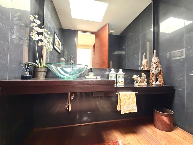 Apartamento de 3 alcobas en venta en Los Rosales, Bogotá, 306 m² · foto 11 de 24