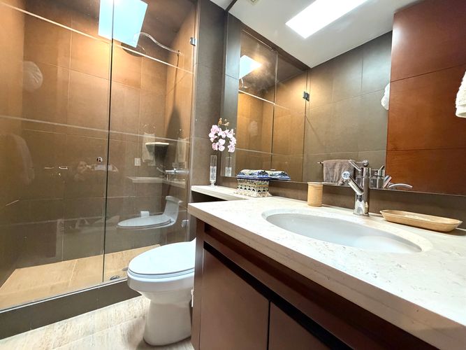 Apartamento de 3 alcobas en venta en Los Rosales, Bogotá, 306 m² · foto 13 de 24