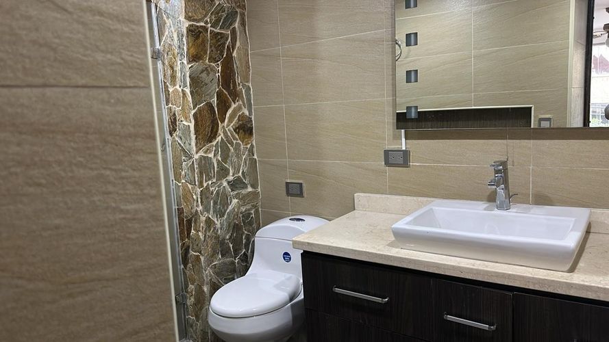 Apartamento de 4 alcobas en venta en Laureles, Medellín, 148 m² · foto 20 de 24