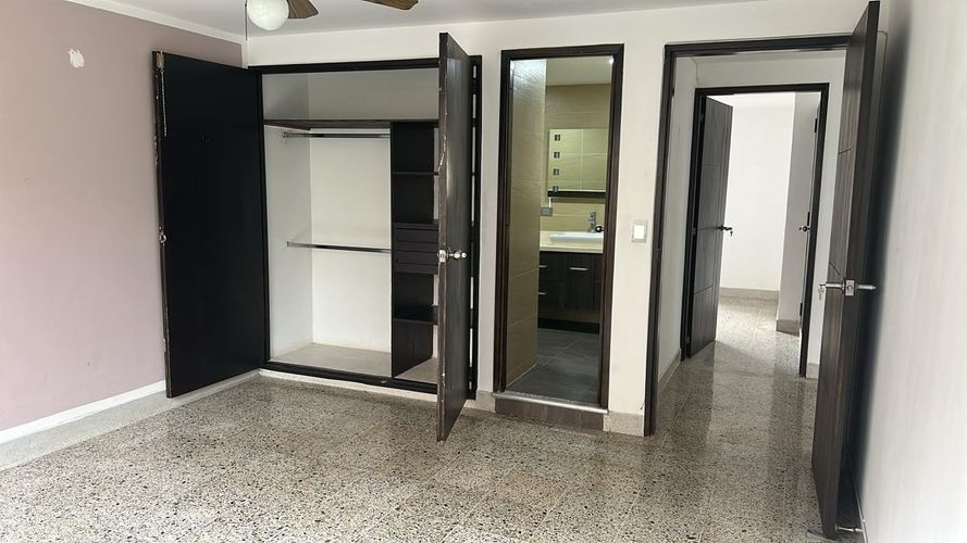 Apartamento de 4 alcobas en venta en Laureles, Medellín, 148 m² · foto 21 de 24
