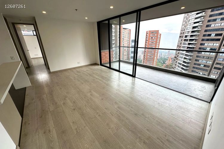 Apartamento de 2 alcobas en arriendo en Altos Del Poblado, Medellín, 80 m² · foto 4 de 24