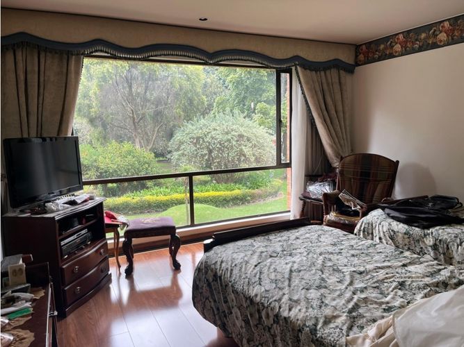 Apartamento de 3 alcobas en venta en Santa Barbara, Bogotá, 223 m² · foto 8 de 16