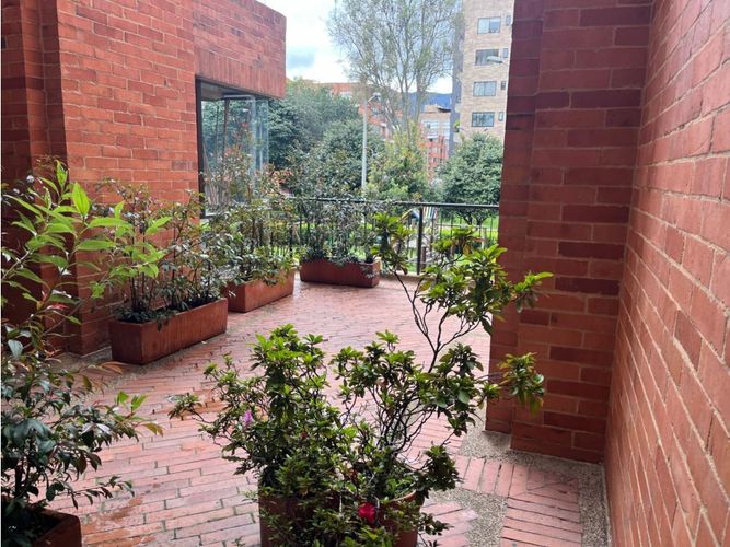Apartamento de 3 alcobas en venta en Santa Barbara, Bogotá, 223 m² · foto 11 de 16