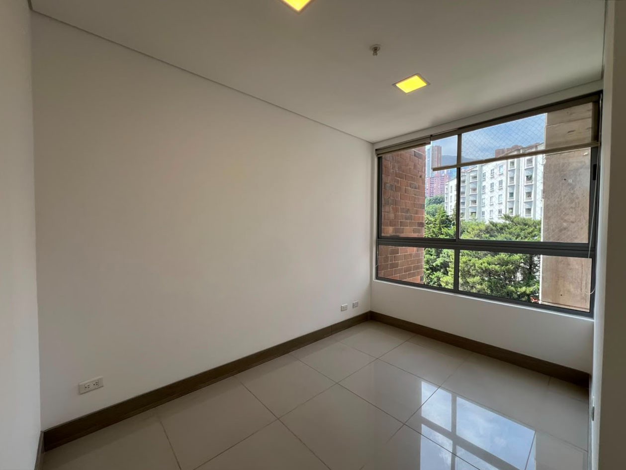 Apartamento en arriendo en La Florida, Medellín · foto 3 de 17