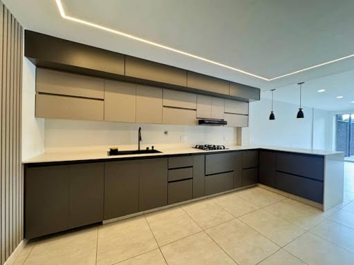 Casa de 4 alcobas en venta en Los Balsos, Medellín, 280 m² · foto 2 de 24