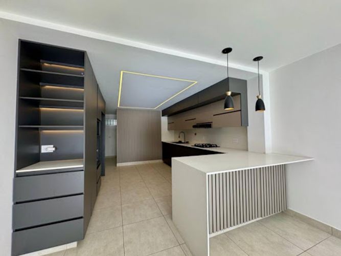 Casa de 4 alcobas en venta en Los Balsos, Medellín, 280 m² · foto 3 de 24