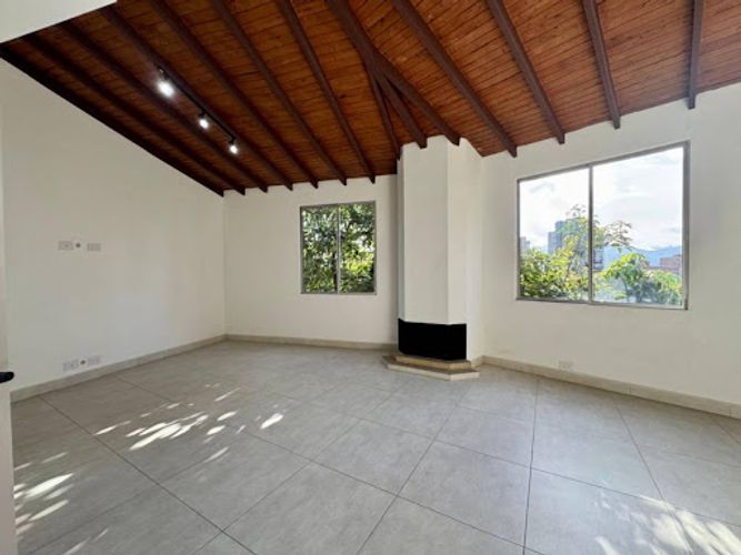 Casa de 4 alcobas en venta en Los Balsos, Medellín, 280 m² · foto 23 de 24