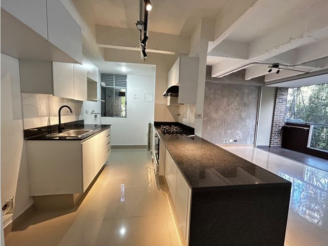 Apartamento de 2 alcobas en arriendo en Los Balsos, Medellín, 77 m² · foto 5 de 18