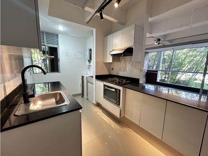 Apartamento de 2 alcobas en arriendo en Los Balsos, Medellín, 77 m² · foto 6 de 18