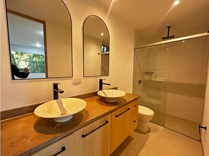 Apartamento de 2 alcobas en arriendo en Los Balsos, Medellín, 77 m² · foto 10 de 18
