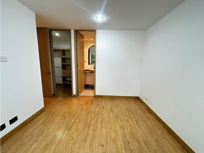 Apartamento de 2 alcobas en arriendo en Los Balsos, Medellín, 77 m² · foto 15 de 18