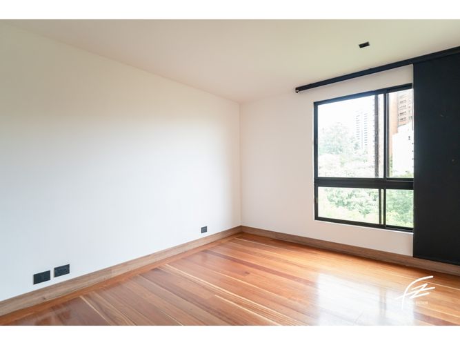 Apartamento en venta en El Poblado, Medellín · foto 3 de 22