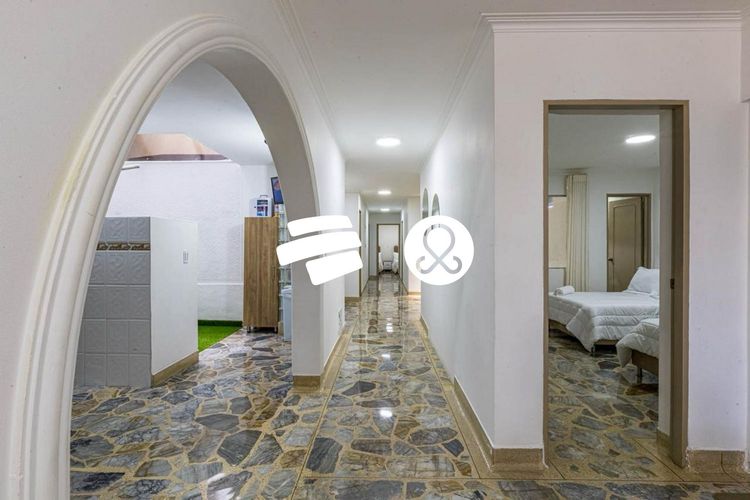 Casa de 5 alcobas en venta en Estadio, Medellín, 196 m² · foto 4 de 10