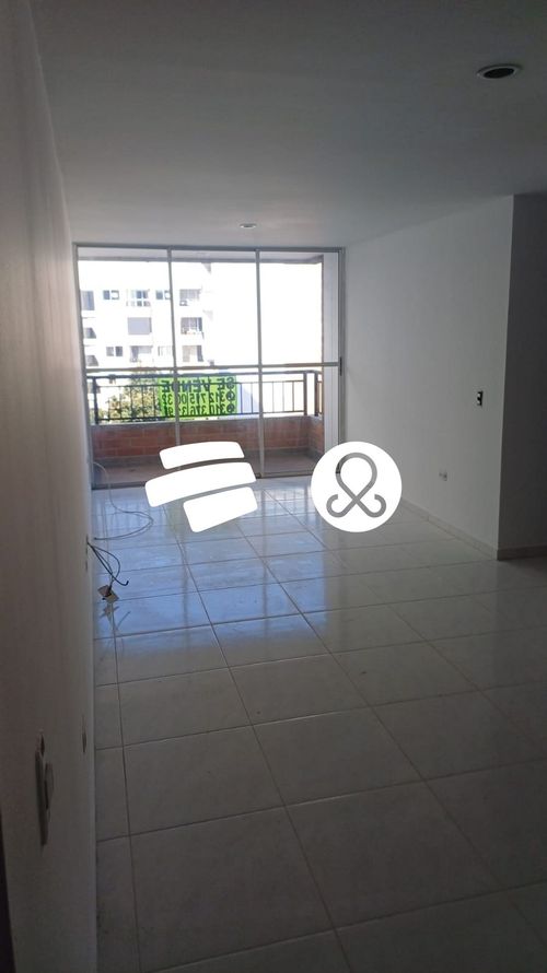 Apartamento de 3 alcobas en venta en La Maria, Copacabana, 75 m² · foto 2 de 24