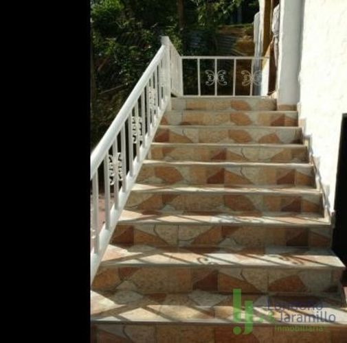 Casa de 7 alcobas en venta en La Bermejala, La Estrella, 592 m² · foto 8 de 19