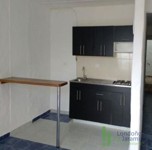 Casa de 7 alcobas en venta en La Bermejala, La Estrella, 592 m² · foto 11 de 19