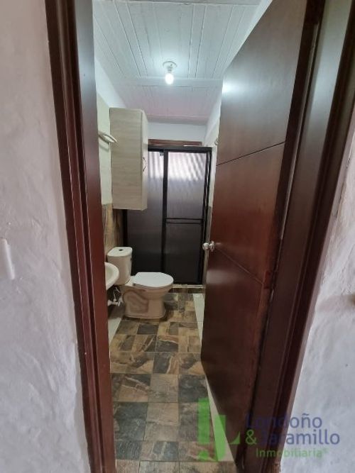 Casa de 7 alcobas en venta en La Bermejala, La Estrella, 592 m² · foto 17 de 19