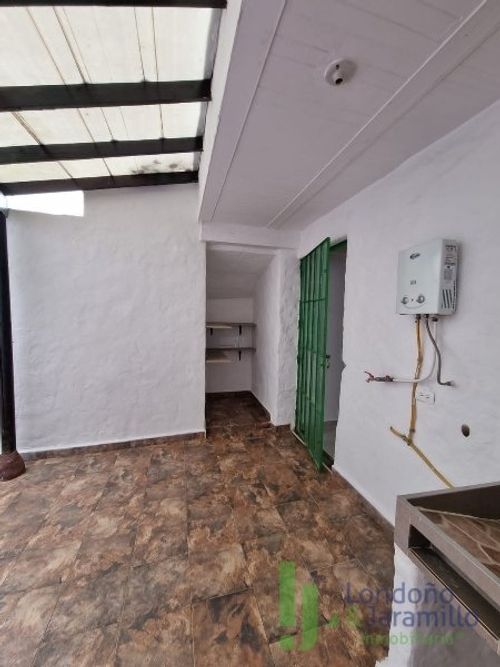 Casa de 7 alcobas en venta en La Bermejala, La Estrella, 592 m² · foto 19 de 19