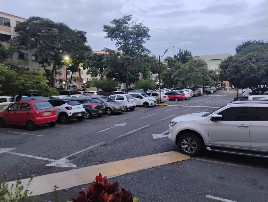 Apartamento en venta en Cañaverales, Cali · foto 3 de 24