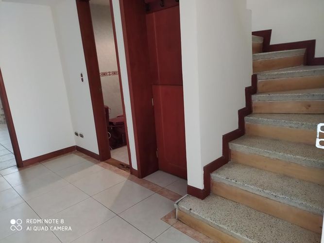 Casa de 5 alcobas en venta en La Esmeralda, Bogotá, 363 m² · foto 5 de 24