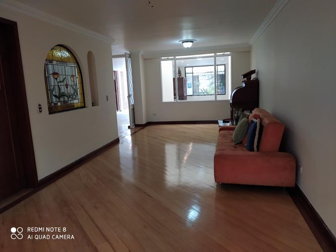 Casa de 5 alcobas en venta en La Esmeralda, Bogotá, 363 m² · foto 6 de 24