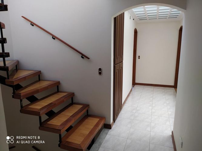 Casa de 5 alcobas en venta en La Esmeralda, Bogotá, 363 m² · foto 13 de 24