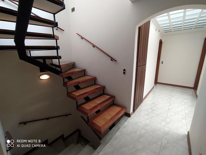 Casa de 5 alcobas en venta en La Esmeralda, Bogotá, 363 m² · foto 22 de 24