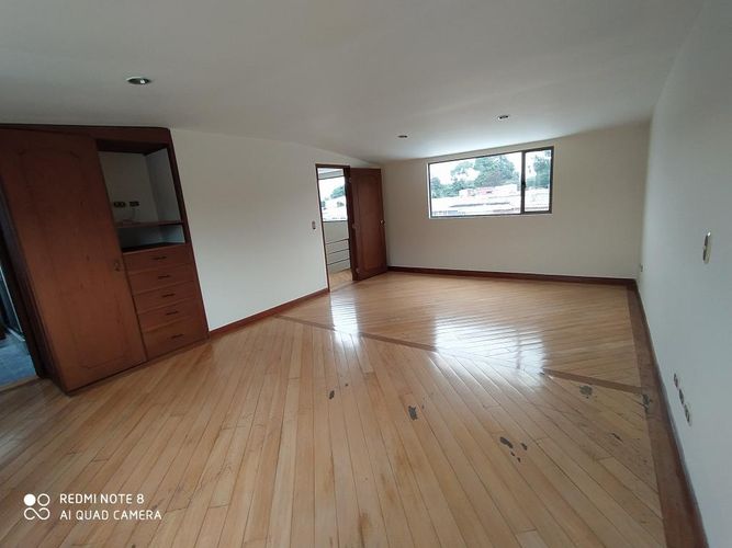 Casa de 5 alcobas en venta en La Esmeralda, Bogotá, 363 m² · foto 23 de 24