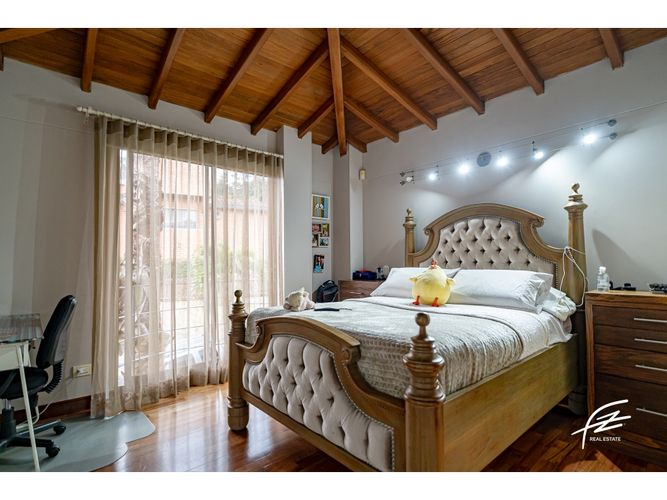 Casa de 4 alcobas en venta en Mesa, Envigado, 350 m² · foto 10 de 24
