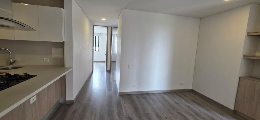 Apartamento de 2 alcobas en venta en Prados De La Sabana, Bogotá, 81 m² · foto 2 de 15