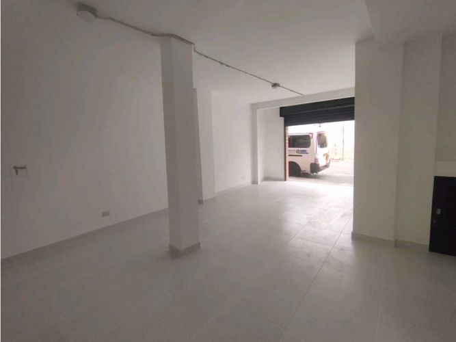 Local en arriendo en Camino Verde, Envigado, 43 m² · foto 2 de 10