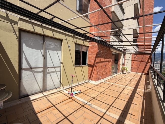 Apartamento de 1 alcoba en venta en El Poblado, Medellín, 33 m² · foto 17 de 23