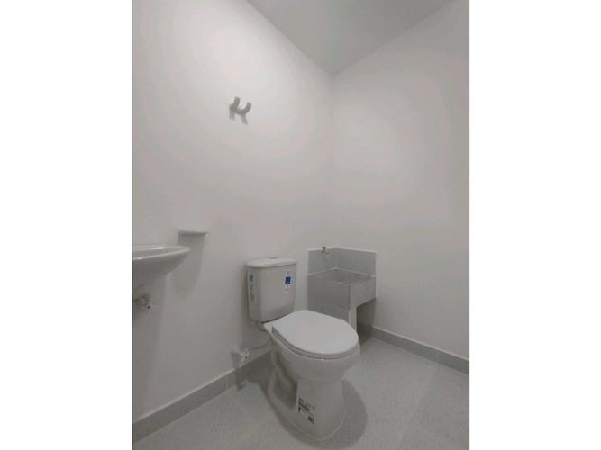 Local en arriendo en Camino Verde, Envigado, 38 m² · foto 5 de 6