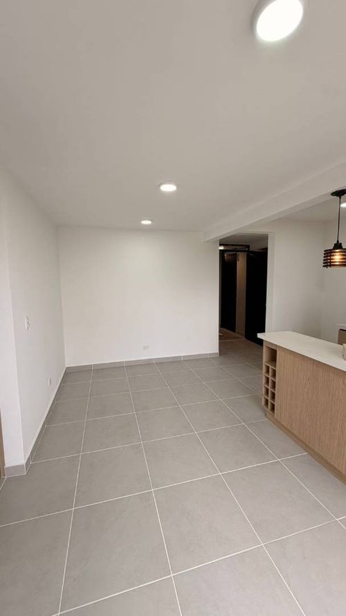 Apartamento de 2 alcobas en venta en El Porvenir, Rionegro, 49 m² · foto 2 de 19