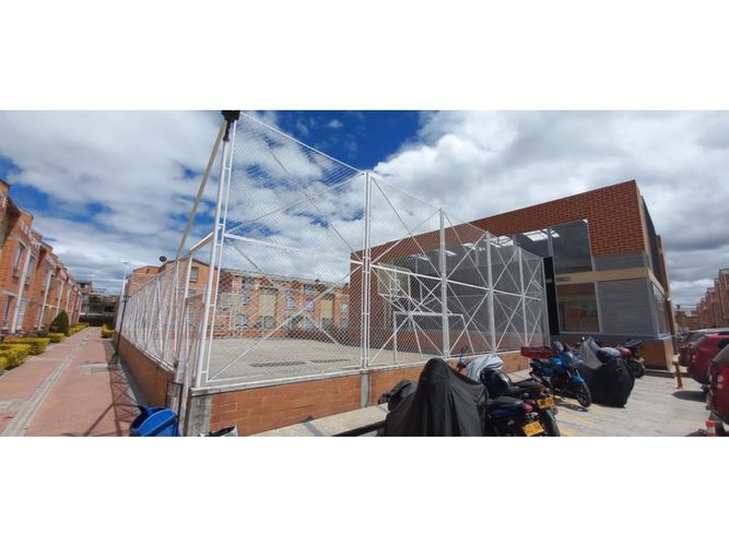 Casa de 3 alcobas en venta en Horizonte, Madrid, 93 m² · foto 3 de 24