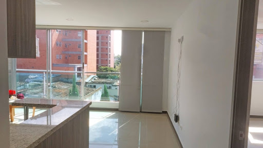 Apartamento en arriendo en Laureles, Medellín · foto 2 de 18