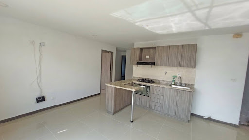 Apartamento en arriendo en Laureles, Medellín · foto 3 de 18