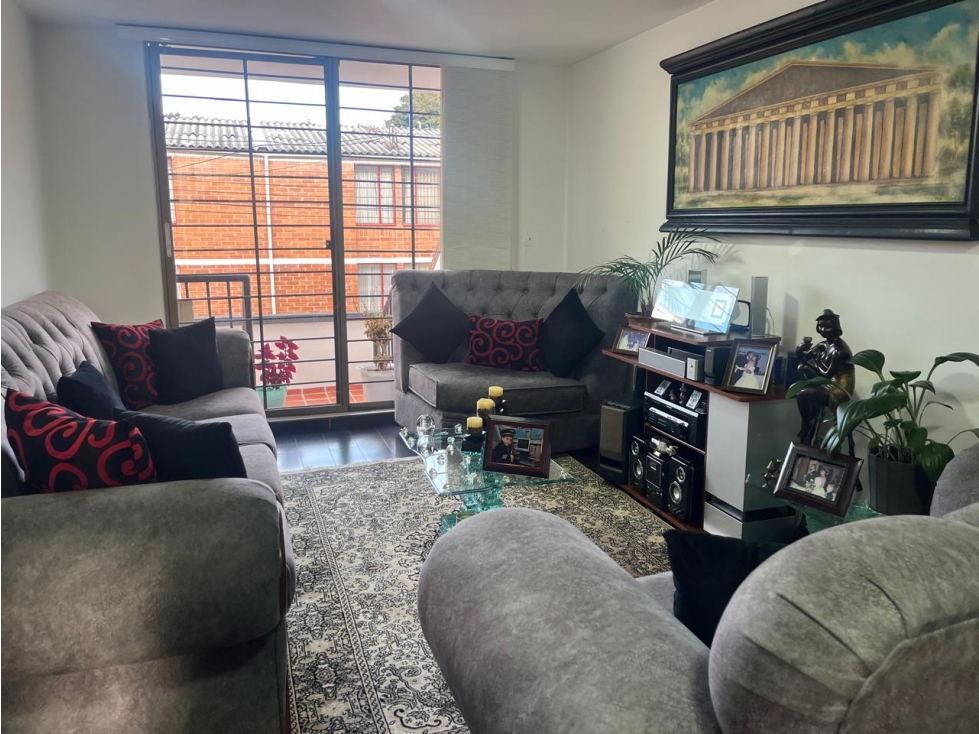 Apartamento en venta en Portales Del Norte, Bogotá · foto 2 de 12