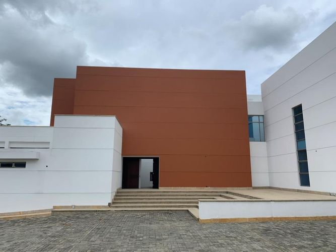Casa de 11 alcobas en venta en Ciudad Jardin, Cali · foto 2 de 23