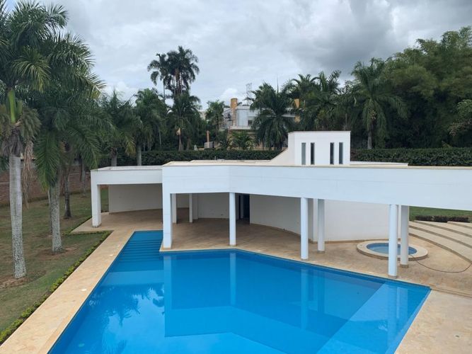 Casa de 11 alcobas en venta en Ciudad Jardin, Cali · foto 3 de 23