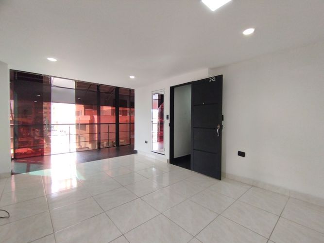 Oficina en arriendo en San Diego, Medellín, 35 m² · foto 2 de 10